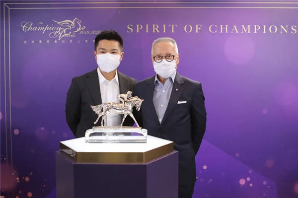 两届香港马王“美丽传承”连续第三年荣膺香港赛马年度最佳一哩马 大陆赛马网 (2).jpg