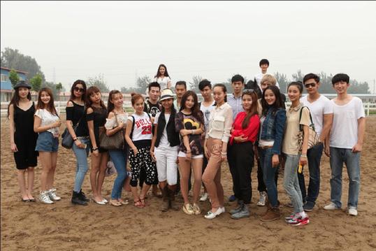 中联骑士联盟狼垡马场举行2014超级马模大赛复赛 大陆赛马网.jpg