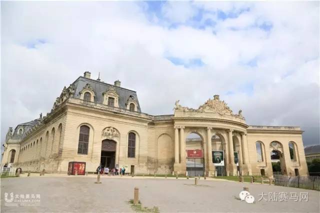 把戴安娜大奖赛带到你身边②:百年古堡是赛马场最美背景 5.jpg