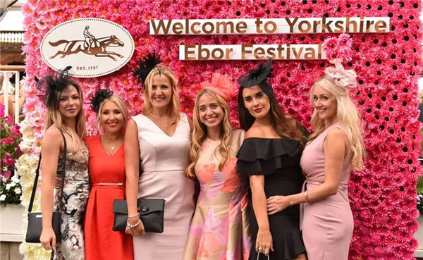 英国伊波赛马节进入第三天:新冠疫情影响无法再现往日盛况 大陆赛马网.jpg