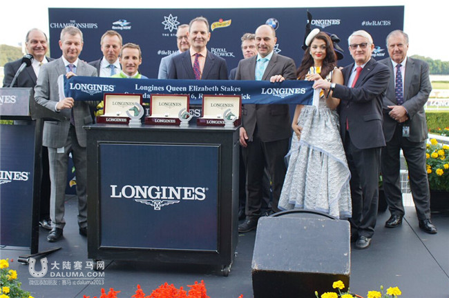 “天涯歌女”(Lucia Valentina)问鼎400万澳币女皇伊利莎白锦标赛冠军 大陆赛马网8.jpg