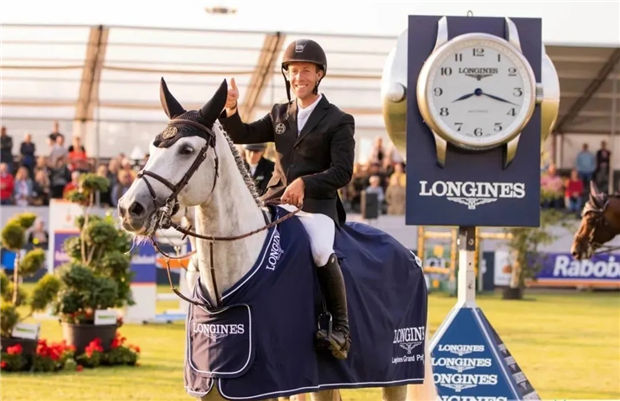 荷兰马术名将力压比利时天才骑手赢得国际马联四星级圣特罗佩大奖赛冠军 青马网大陆马.jpg