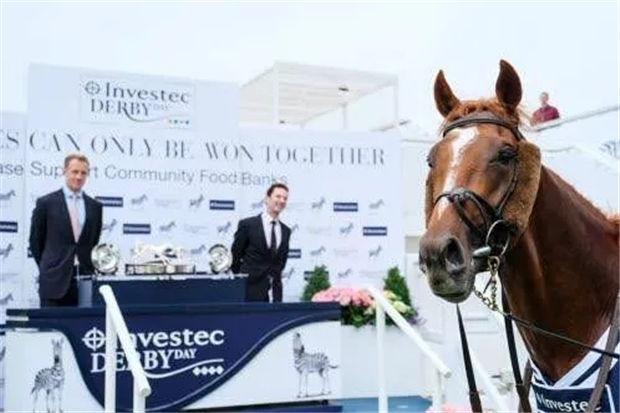 2020英国叶森打吡:“蛇纹石”一放到底5个半马位夺冠,前三皆是冷门马 大陆赛马网 (2).jpg