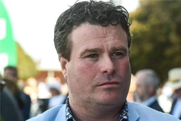 澳洲练马师林利卓马房女员工感染新冠病毒 马房暂时关闭 大陆赛马网.jpg