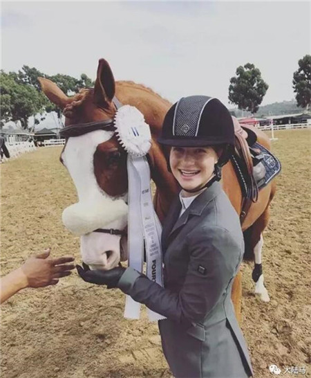 花三个亿为女儿养马,原来有钱人家这么养娃 大陆马 大陆赛马网 (3).jpg