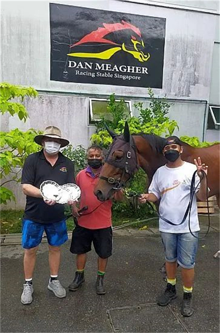 “林家闪电”当选2021赛季新加坡马王 大陆马 (2).jpg