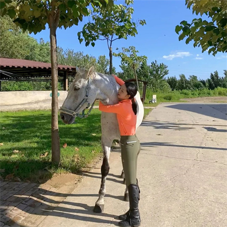 CKUR高二骑手杨慕茜:马术和学业我都要!大陆马 (8).jpg