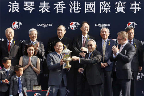 浪琴表香港短途锦标“友莹格”为港争光5.jpg