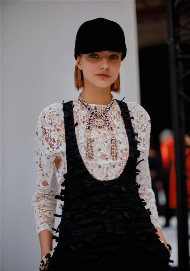 香奈儿停产!前不久那场注入马术自由与奔放、犹如骑士女孩颂歌般的大秀还历历在目 青马网大陆马 (6).jpg