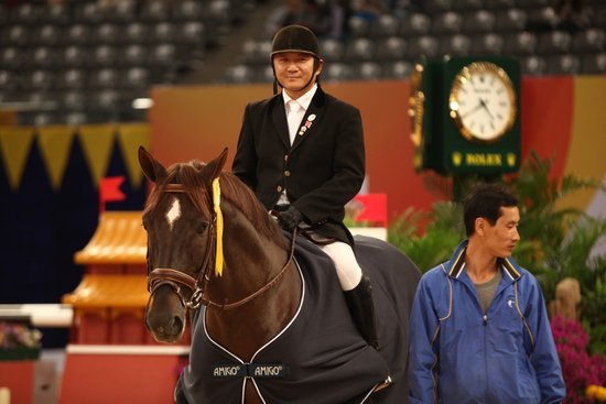 栾树为马术离开黑豹乐队 业余身份夺全运冠军