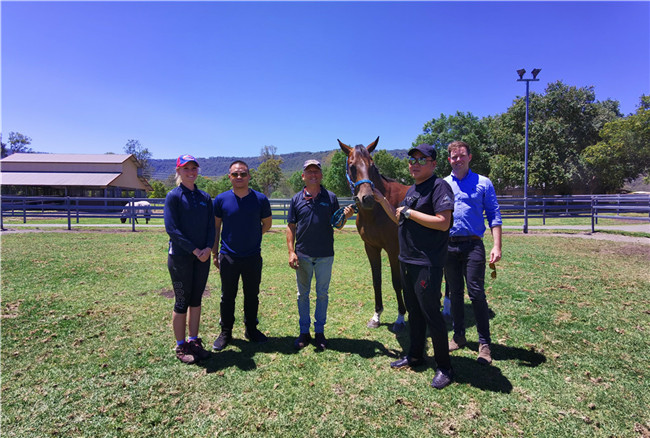 图:德利会创始人杜家安、德利会市场总监林瞚豪考察雅士牧场 (2).jpg