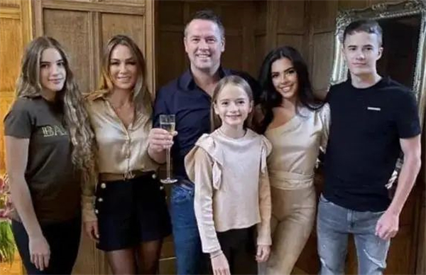 田亮女儿森碟马术照上热搜!听听星二代怎么看待“马术”! 大陆马 (9).jpg