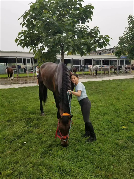 CKUR中联骑士联盟初中小骑手巩梓钰:8年马术学习,更自控更自信! 大陆马 (4).png