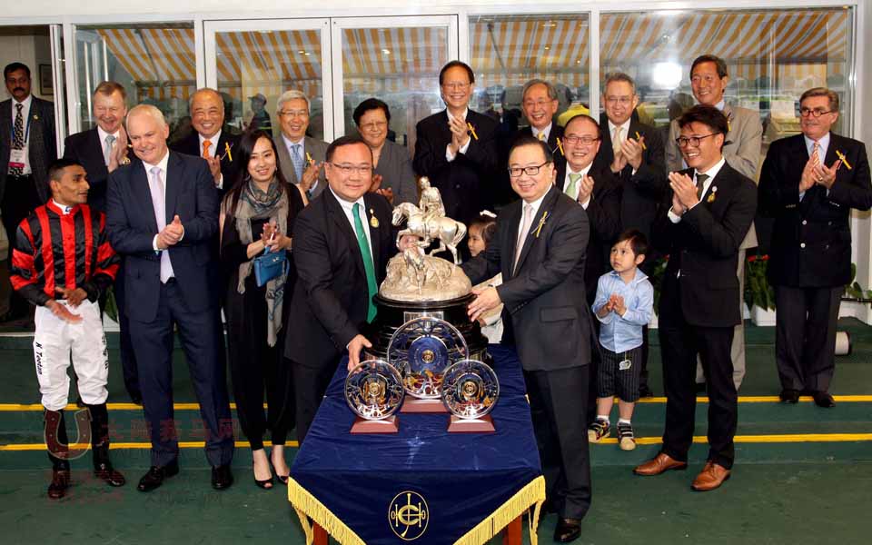 中国香港赛马皇太后纪念杯现场盛况